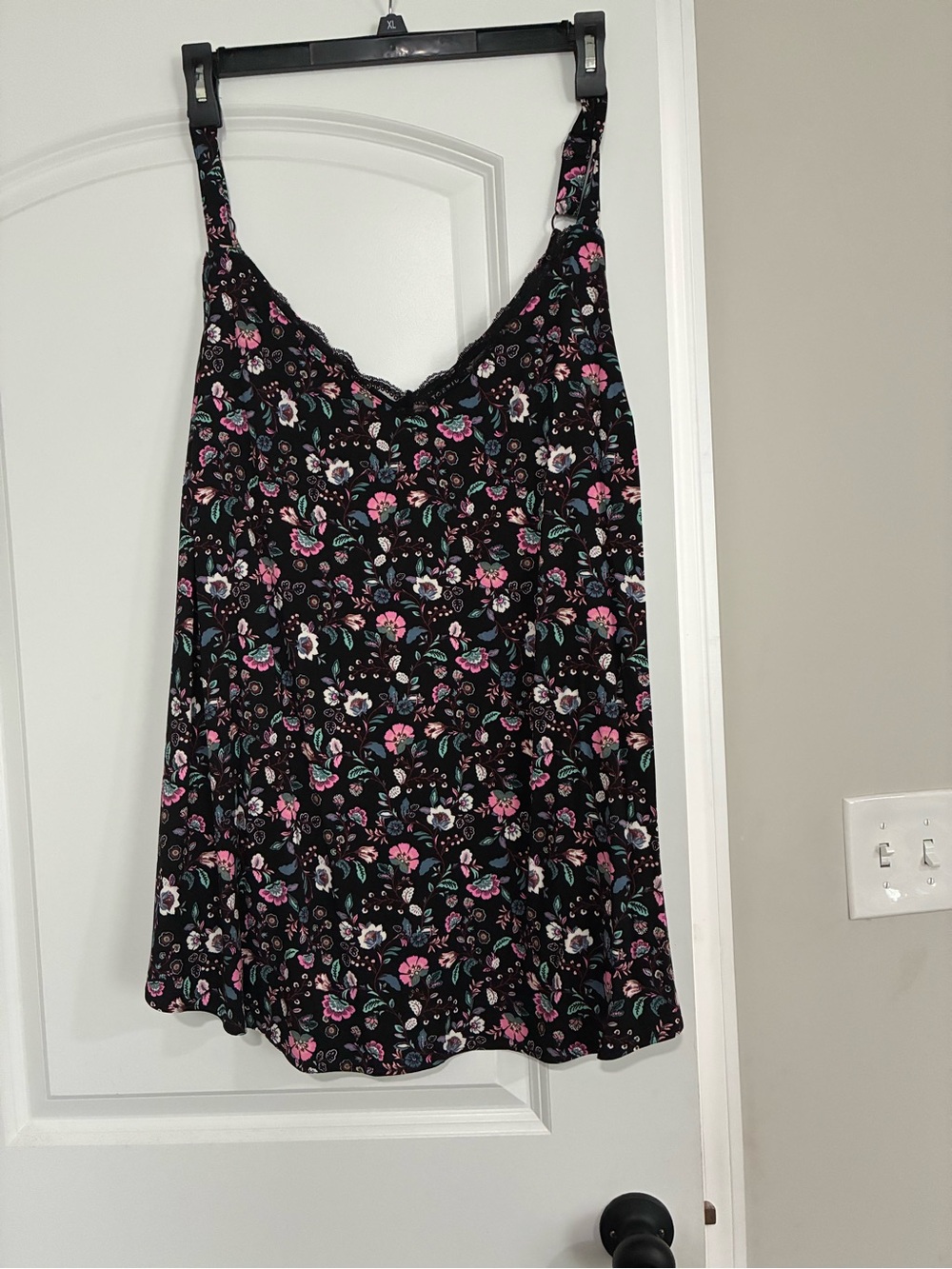 Torrid Floral Lace-Trim Black Cami Top with Pink & White Flowers size 4